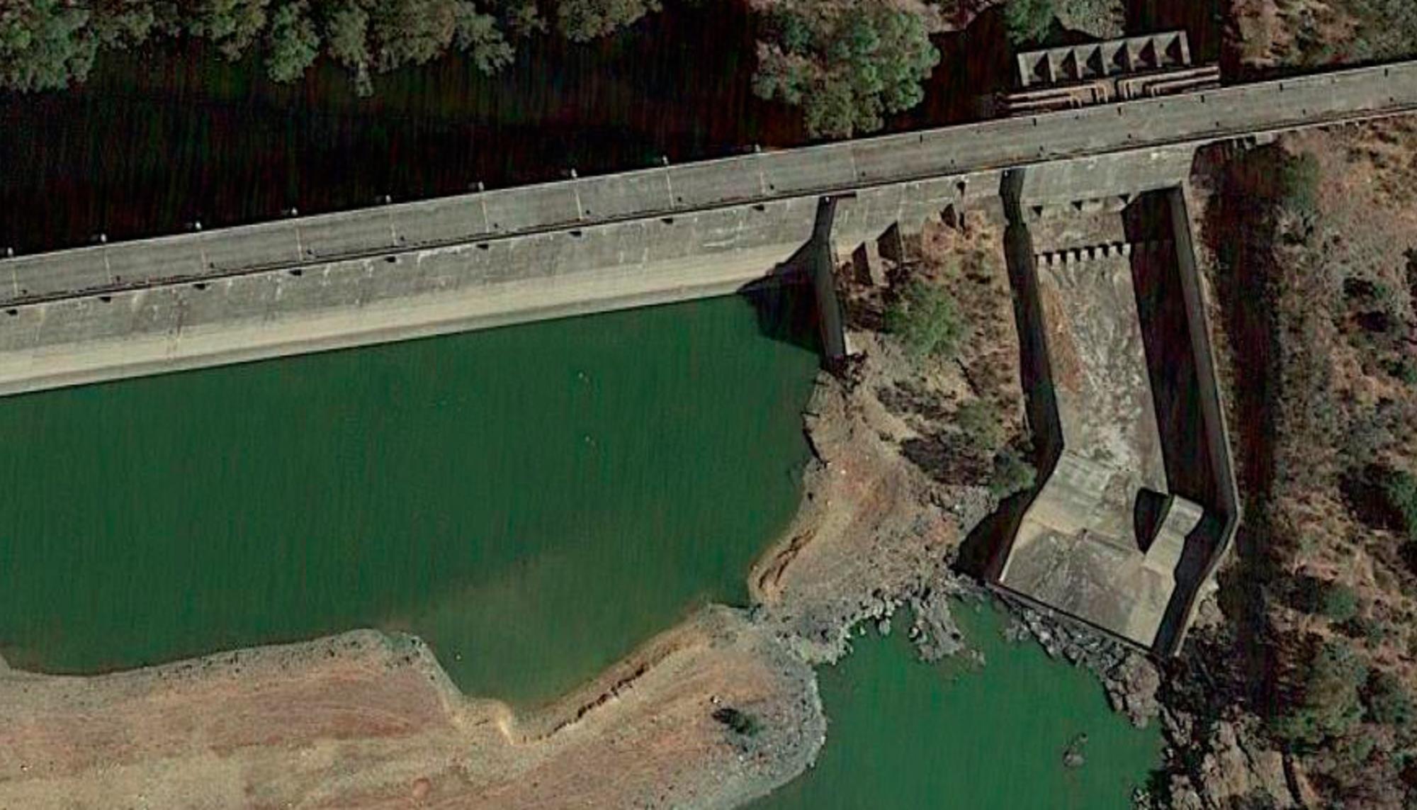 Presa abandonada Valdecaballeros